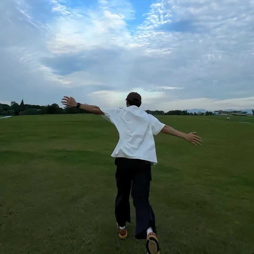 #男头像气质男头像背影-原笔记