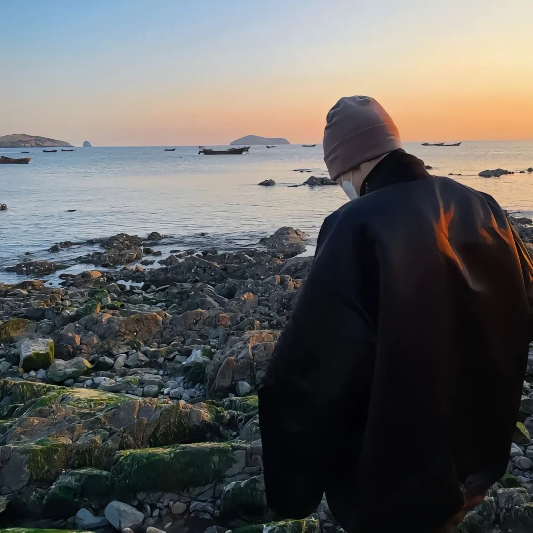 #男头像气质男头像背影-原笔记