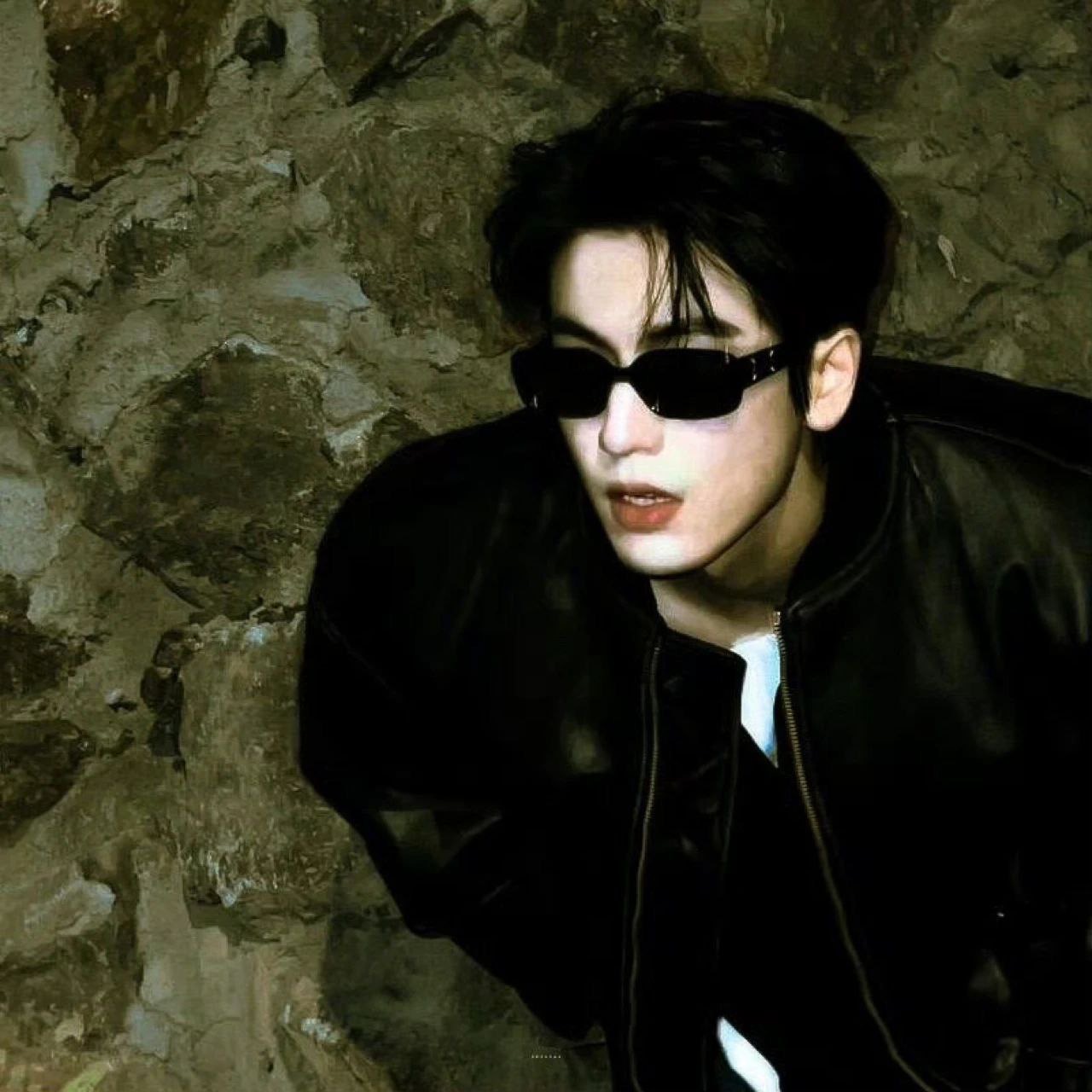 小众个性男头像  我更喜欢无人问津的日子。-原笔记